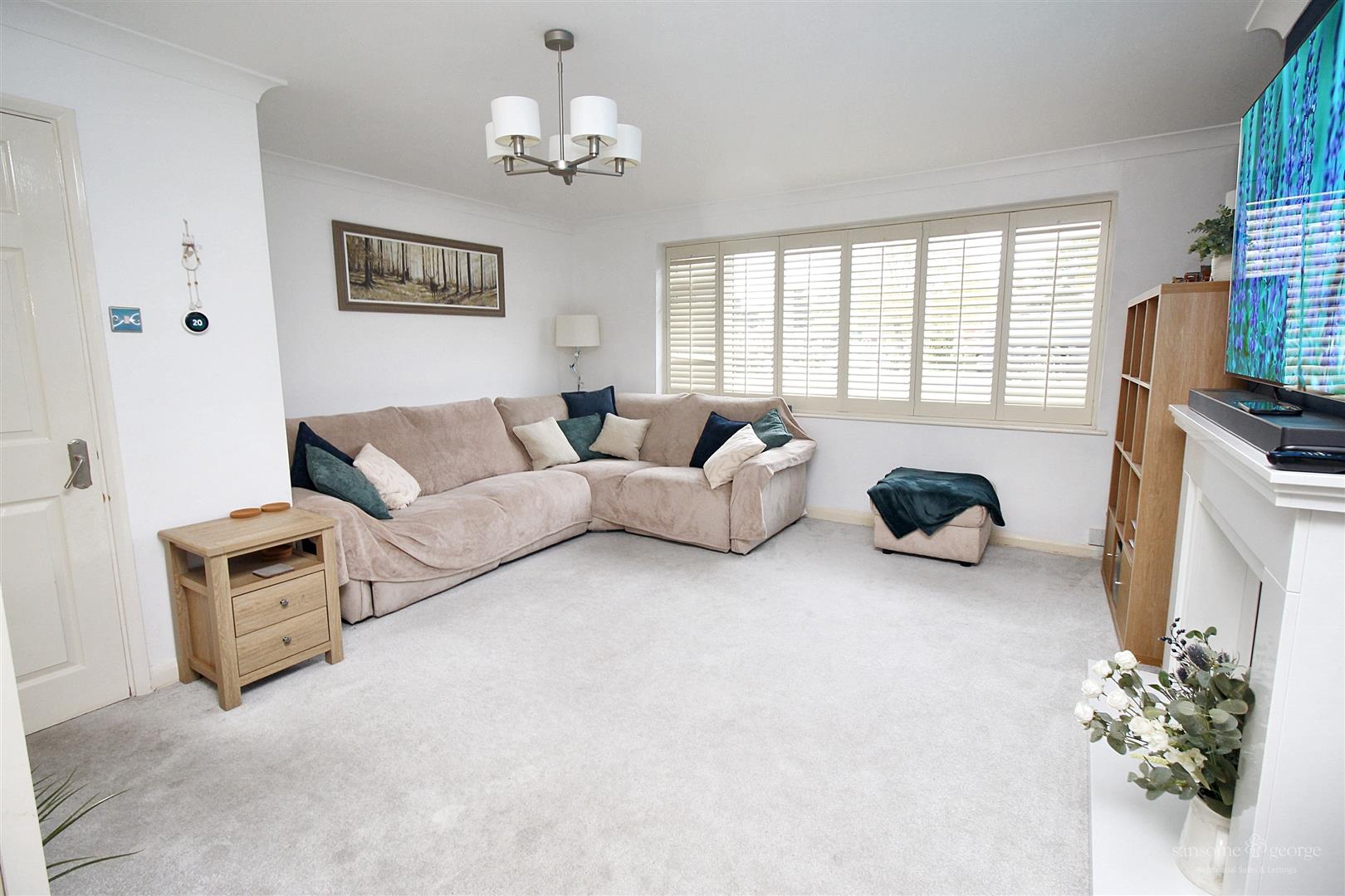 3 bed property in Vine Crescent, Reading